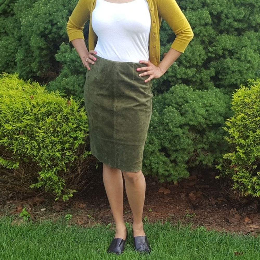 Lord & Taylor Green Leather Skirt‎